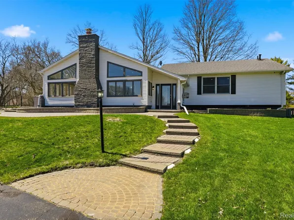 8636 Tindall Rd, Davisburg, MI 48350