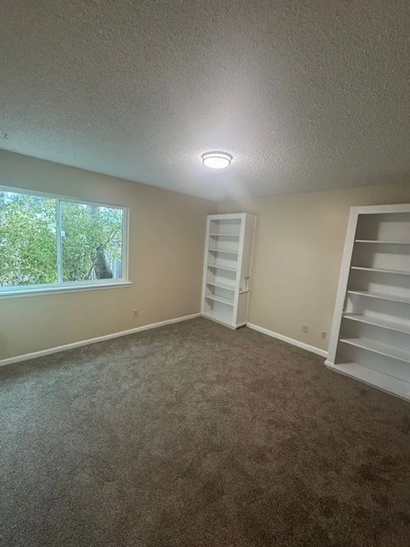 One Bedroom In Gunbarrel- All Utilities Included — Photo 4