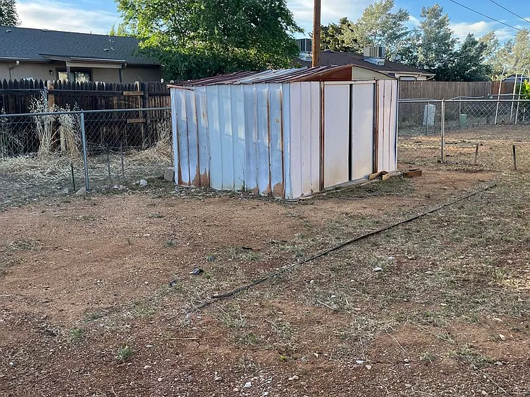 3028 N Corrine Dr — Photo 15