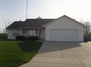 10390 S Donald Dr, Oak Creek, WI 53154