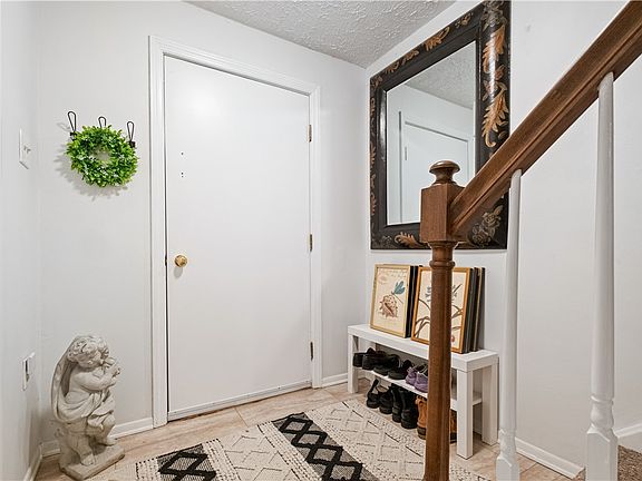 4th image of 307 Cottingham Ct