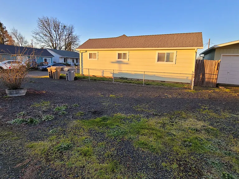 1345 Hood St SE — Photo 4