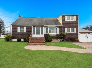149 Byrd Street, Lindenhurst, NY 11757
