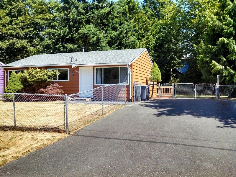 Fully Fenced Front Yard