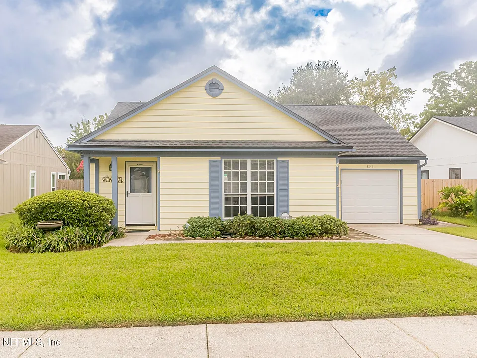 3844 English Colony Dr N