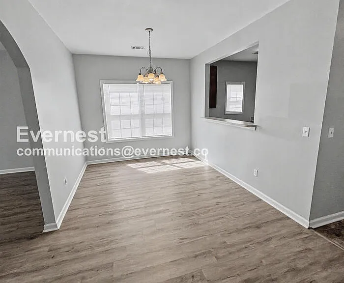 8637 Thomas Rd — Photo 4