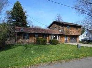 335 Parkside Dr, Erie, PA 16511