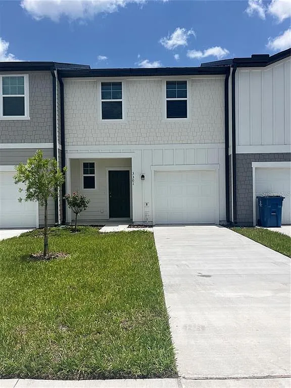 3 bed, 2.5 bath, 1766 sqft, $1,825 — Photo 1
