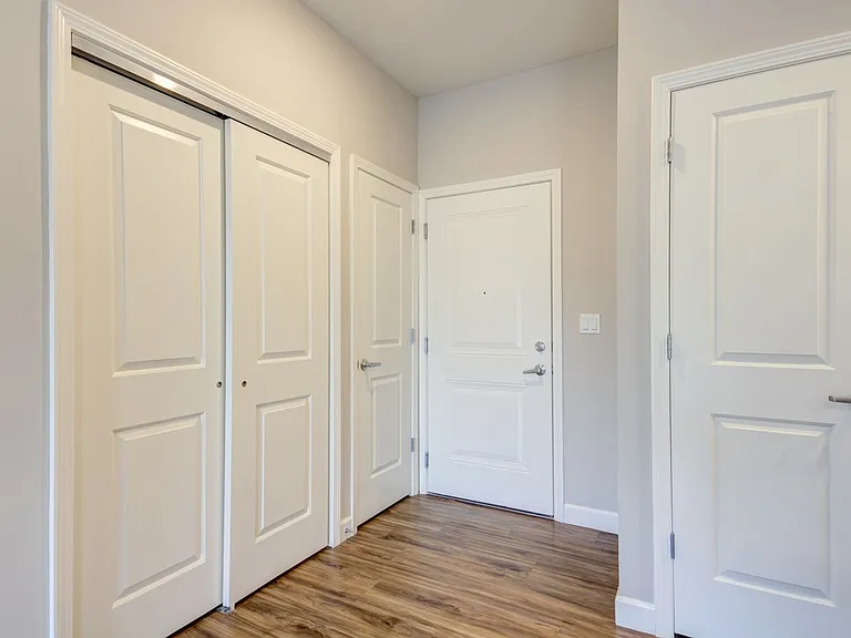 2401 — Photo 22