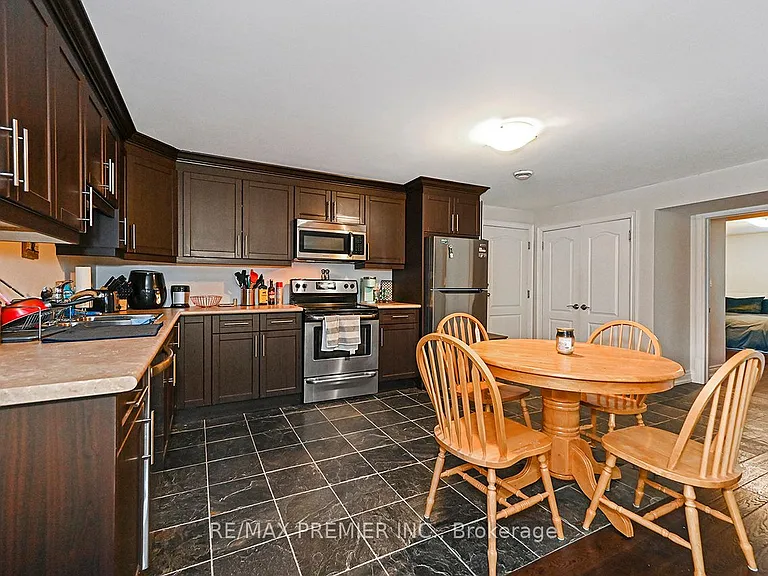 916 Scarlett Rd #BASEMENT — Photo 6