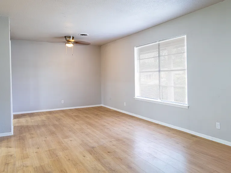 4610 Lavender Ln — Photo 8