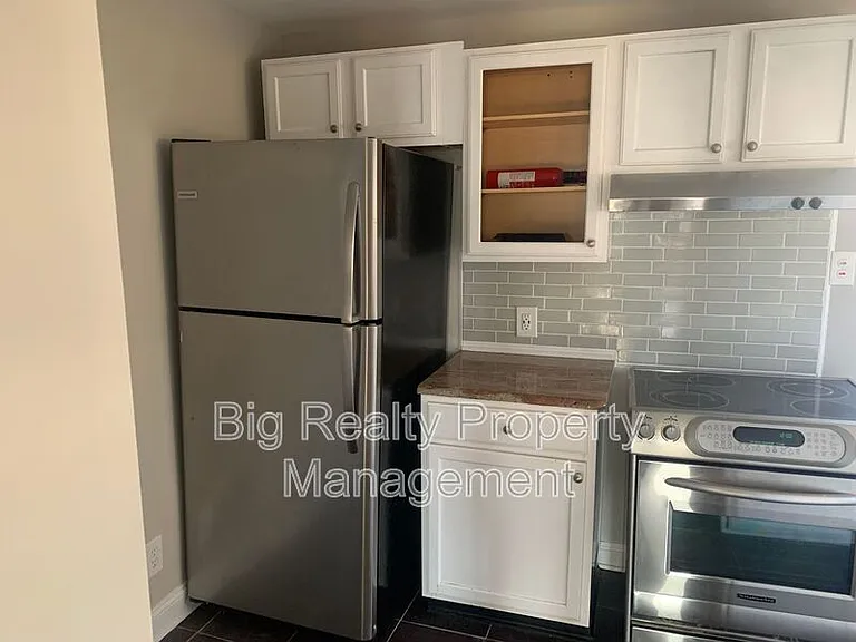457 Walnut St — Photo 7
