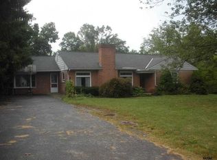 1541 E Canal Rd, Dover, PA 17315