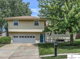 11124 U St, Omaha, NE 68137