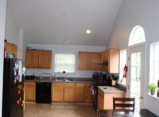 9535 Lakeside Dr, Ypsilanti, MI