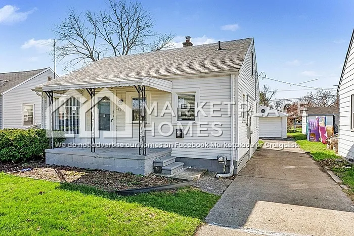 2 bed, 1.0 bath, 756 sqft, $1,295 — Photo 2