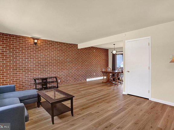5th image of 132 W Gaul St