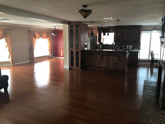 2nd image of 4825 Fm Road 1187