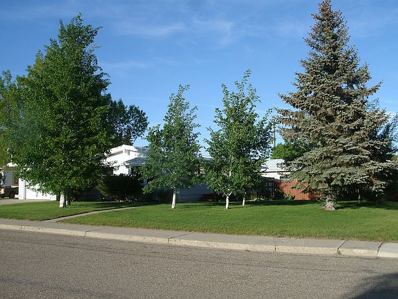 2nd image of 954 Teton Ave