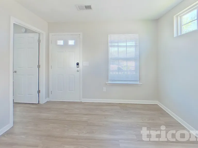 712 Blazing Star Trl — Photo 3