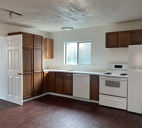 5th image of 1070 Deer Island Rd #B