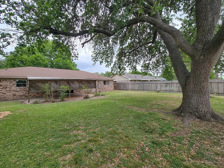 1803 Cypress Dr — Photo 39