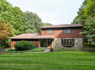 8 Halter Ln, Pleasant Valley, NY 12569