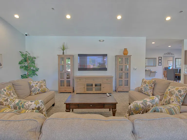 The Reserve at Hawk's Ridge — Photo 7