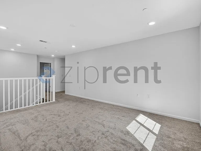 580 Rosedale Way — Photo 17