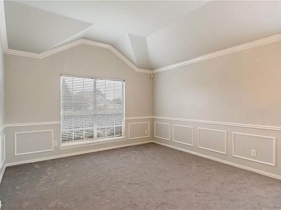 5th image of 2826 Rosewood Blvd
