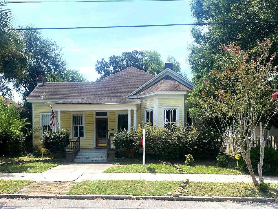 1st image of 407 W Desoto St