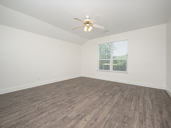 4th image of 1609 Santos Dr