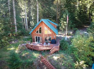 151 N Staircase Rdg S, Hoodsport, WA 98548