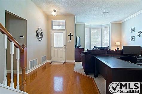 2nd image of 1536 Lindby Dr