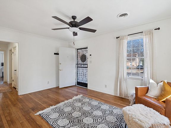 3rd image of 3211 Highland Park Pl