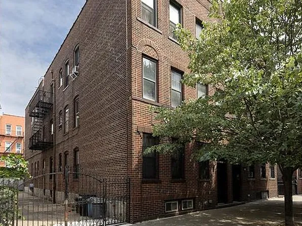 47-15 47th St, Woodside, NY 11377