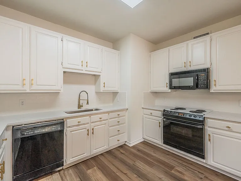 5893 Westhaven Dr — Photo 21