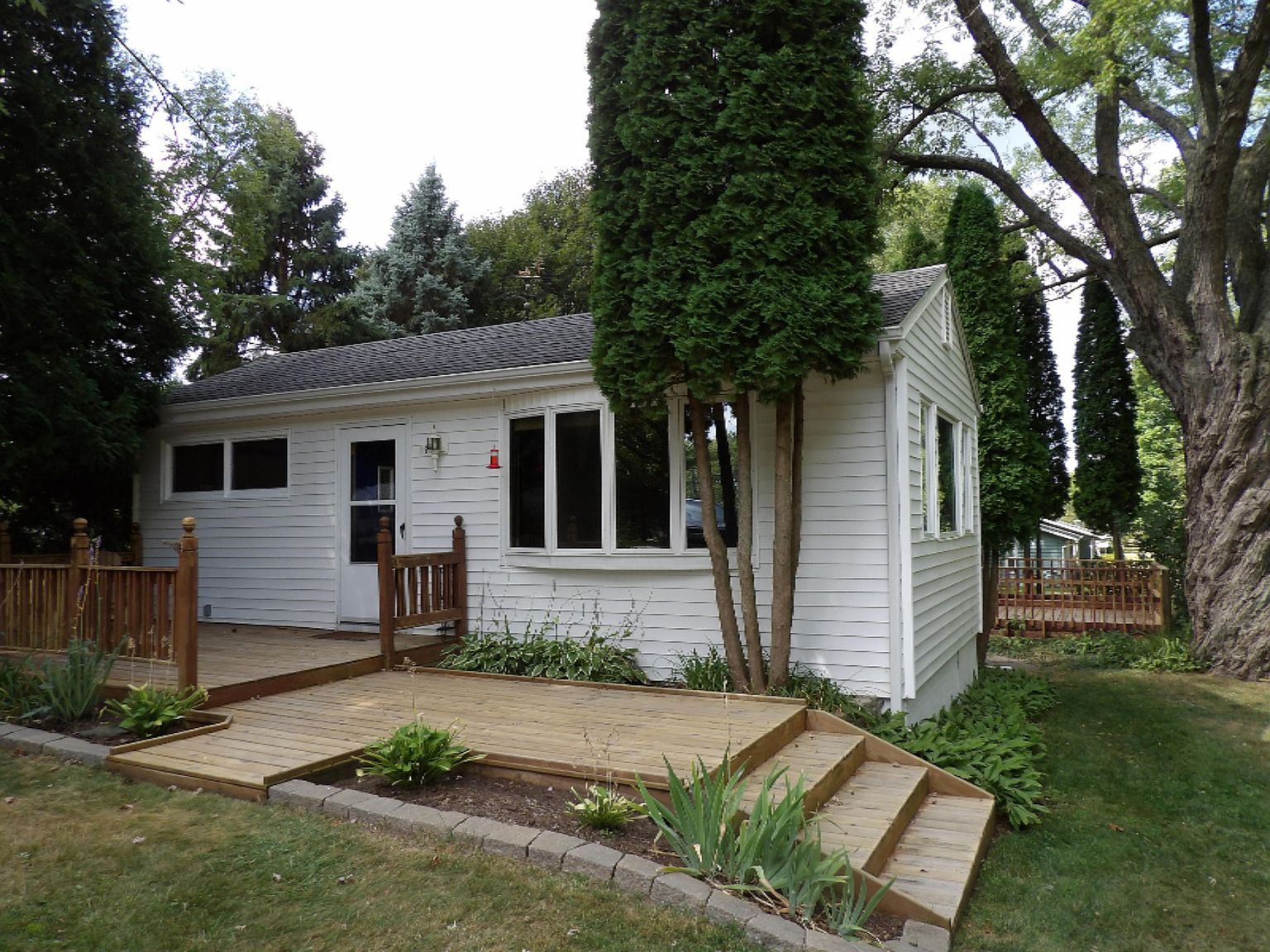 194 S West St, Hillsdale, MI 49242 Zillow