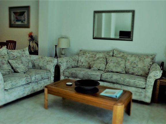 5th image of 977 Park Terrace Cir