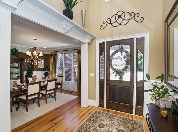 3rd image of 1462 Knob Hill Cir