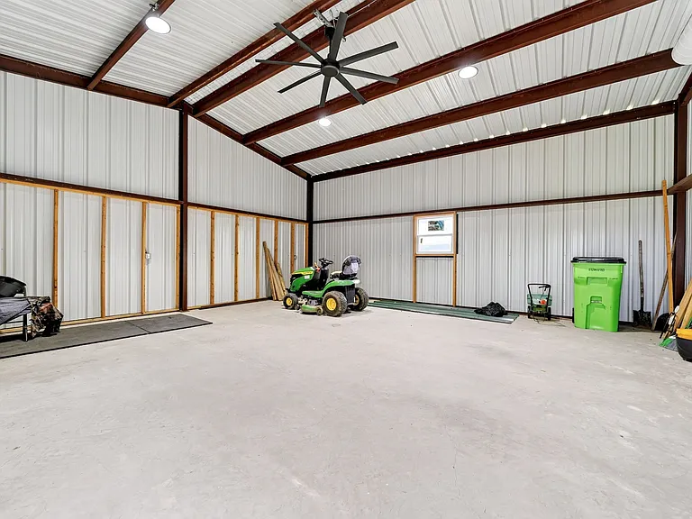 4761 Sarah Dr — Photo 18