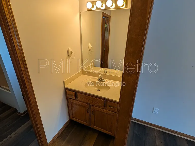 3905 SW 14th St — Photo 43