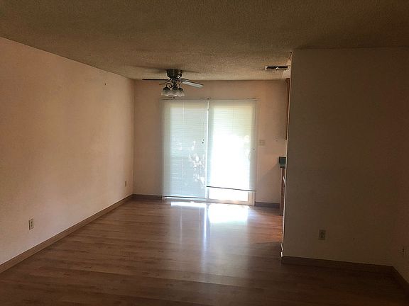 3rd image of 4028 Thornhill Dr