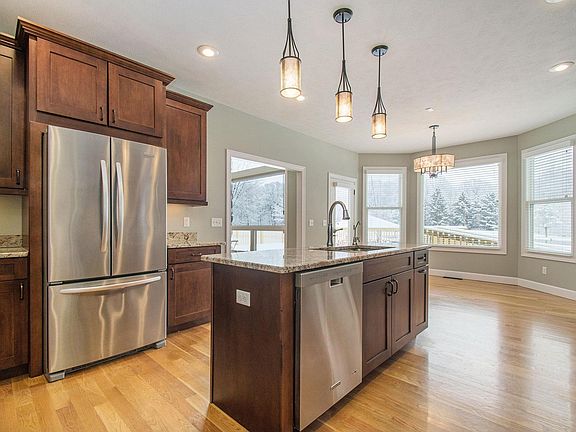 5th image of 59062 Crestview Dr