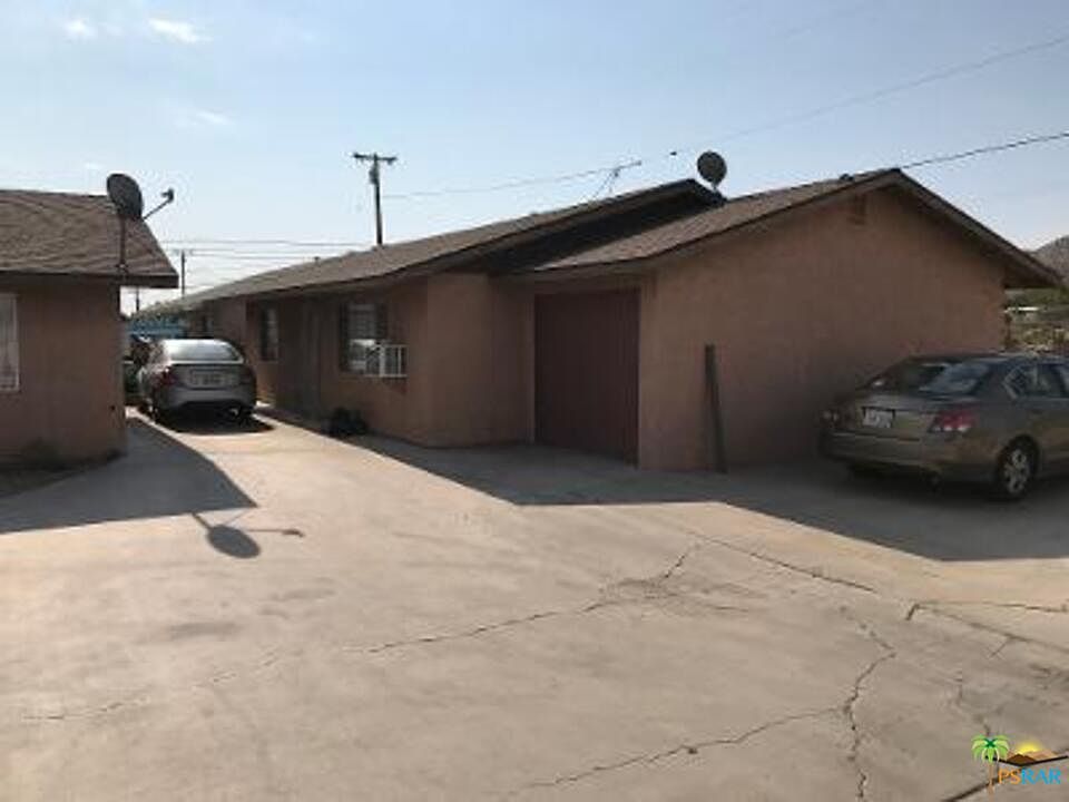 2nd image of 61885 Verbena Rd