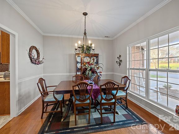 5th image of 124 Wedge View Way