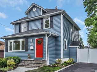 2526 Newbridge Rd, Bellmore, NY 11710