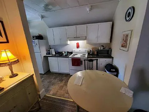 1 bed, 700 sqft, $925 — Photo 2