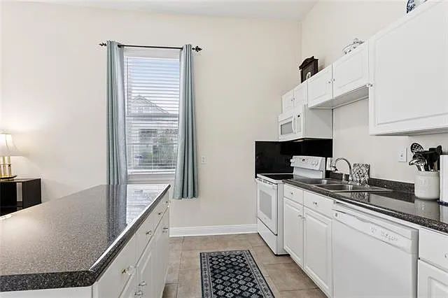 3500 Palmyra St — Photo 7