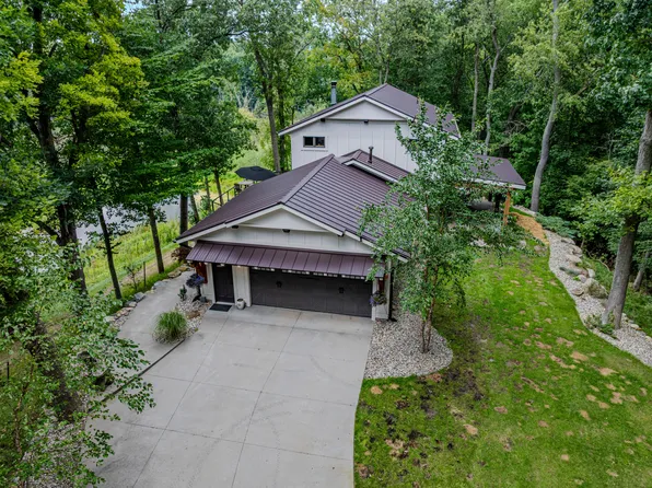 7373 Thornapple Dales Dr SE, Alto, MI 49302